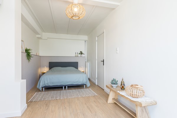 Foto - Verkocht onder voorbehoud: Ruime en veelzijdige vrijstaande woning met 173 m² woonoppervlakte,  extra leefverdieping, 3 slaapkamers (mogelijkheid tot 4), 2 badkamers, royaal bijgebouw en tuin op het zuidoosten in Hulsberg